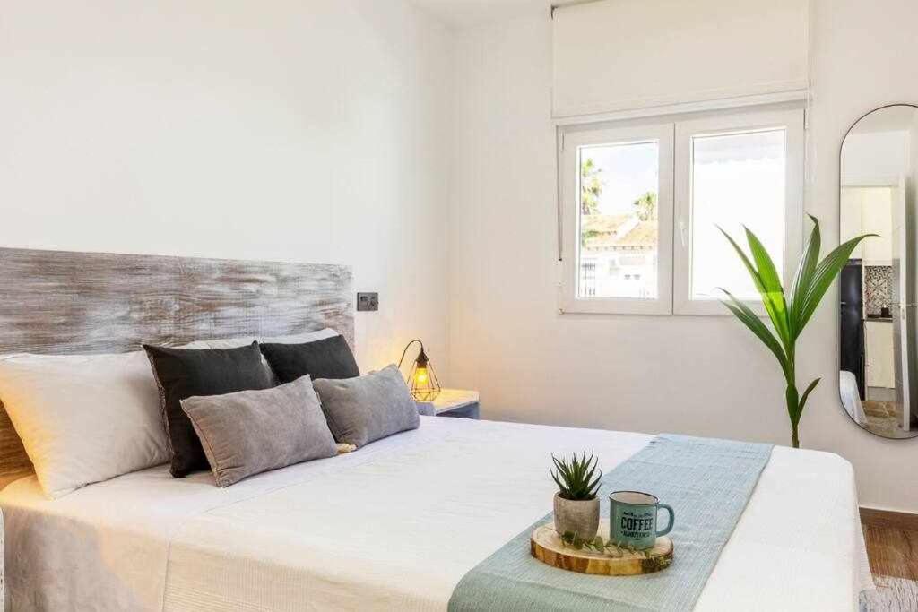 Bungalow Pink Palm Beach Torrevieja Eksteriør bilde