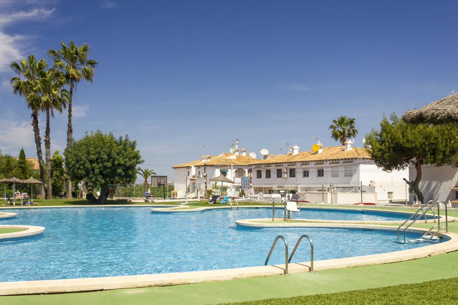 Bungalow Pink Palm Beach Torrevieja Eksteriør bilde